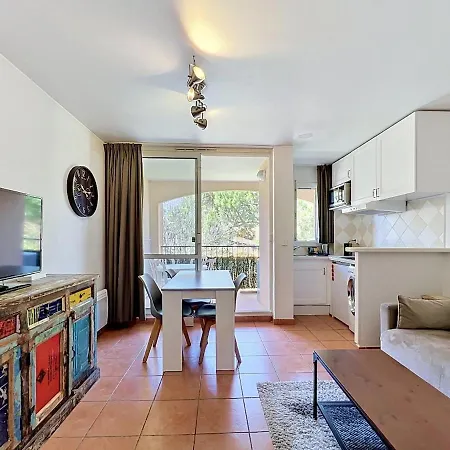 Mandelieu-La-Napoule Studio Apartment